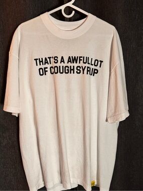 THATS AN AWFULLOT OF COUGH Men's White Graphic Short-Sleeve Tee Bold Text